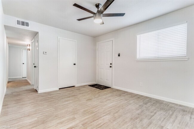 Foto del edificio - 4 br, 1.5 bath House - 1814 Burke Dr