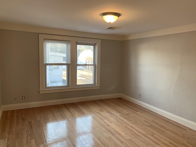 Building Photo - 66 Lyman St