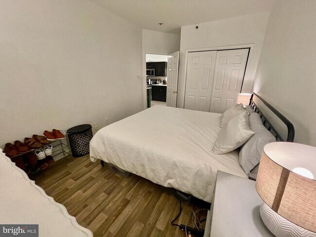 Foto del edificio - 301 N Darlington St