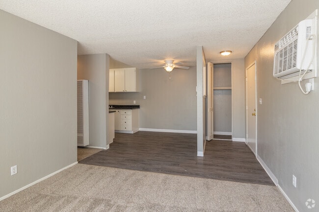 2BR, 1BA - 800SF - Dining Room - Park Place Apartments