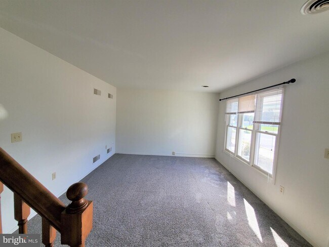 Building Photo - 124 Furman Rd