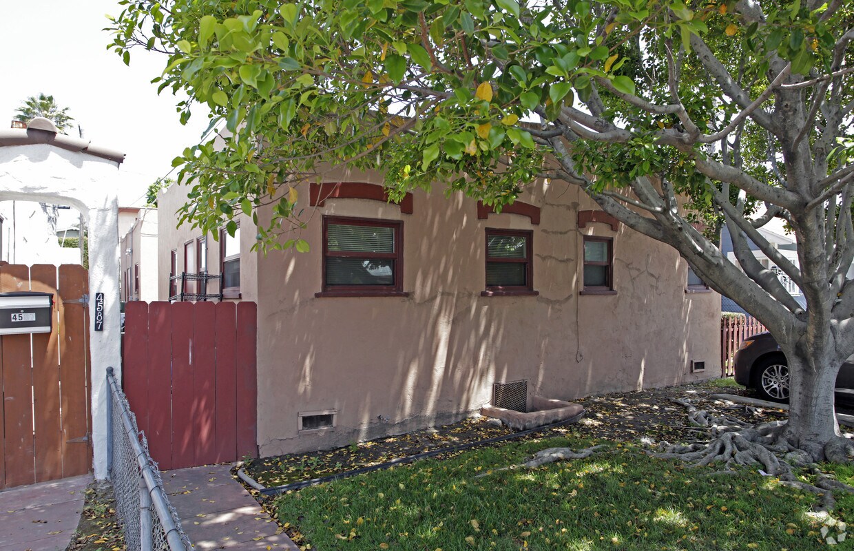 Building Photo - 4577-4581 Texas St