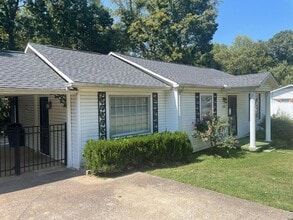 Building Photo - 2208 Trenton Rd