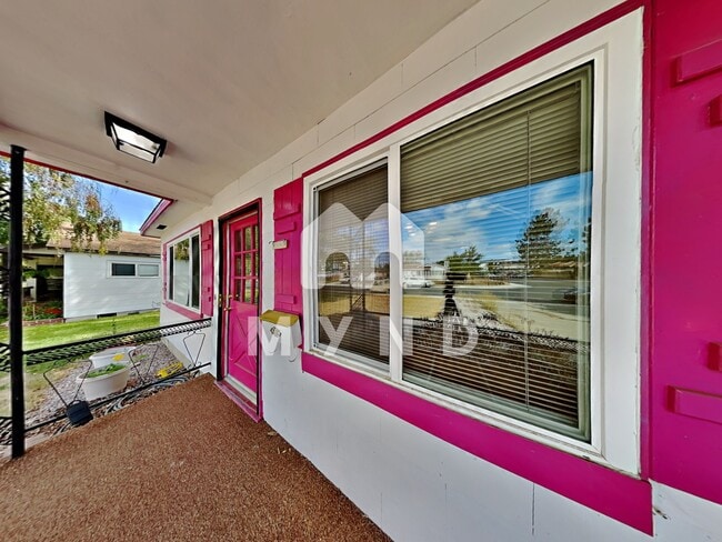 Building Photo - 1240 Brentwood Dr