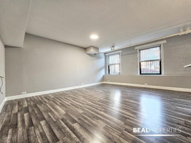 Foto principal - 2 bedroom in CHICAGO IL 60625