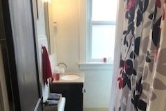 Bathroom - 2916 Mattern Ave