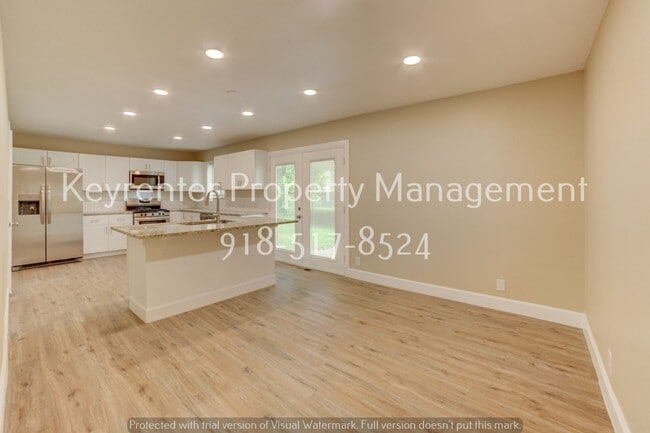 Building Photo - Recently Renovated 3 Bed 2 Bath in Collinsville!