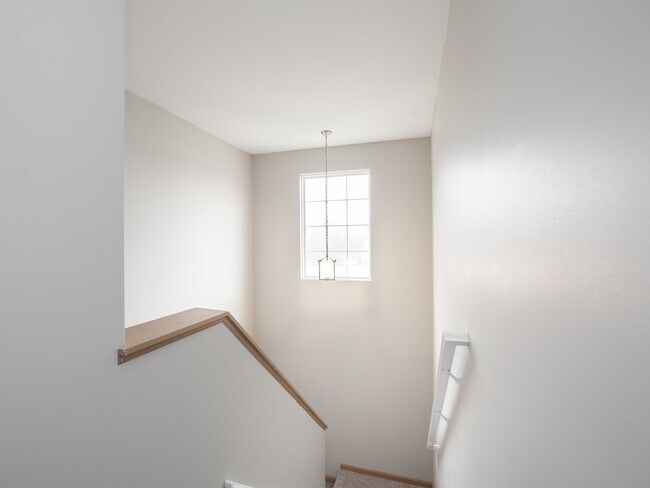 Building Photo - 521 Silverstone Dr