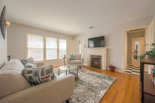 Foto principal - 1558 1/2 Castle Ct