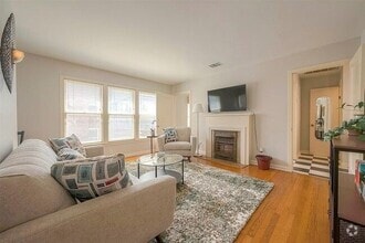 Building Photo - 1558 1/2 Castle Ct