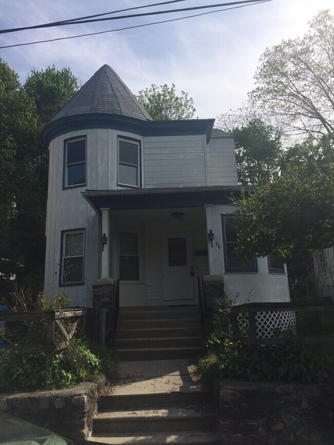 Foto del edificio - Beautiful updated single family home 3 bed...