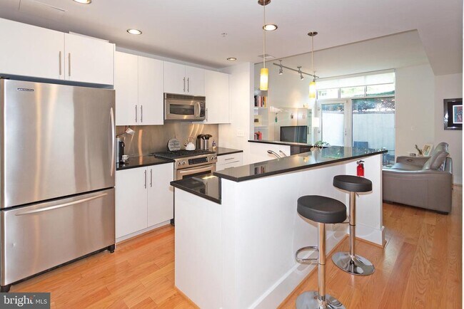 Foto del edificio - 2100 11th St NW