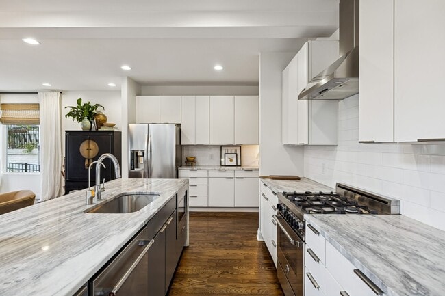 Building Photo - 914C Acklen Ave