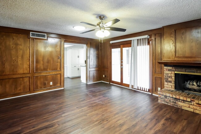 Building Photo - 5065 Pemberton Ln