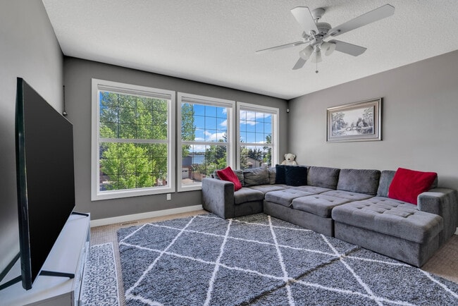 Building Photo - 535 W Chestermere Dr