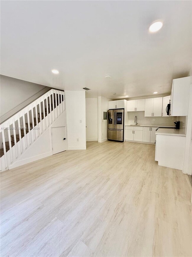 Building Photo - 2652 SW 34th Ave