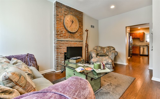 Building Photo - 3 br, 1.5 bath House - 112 S 12th St