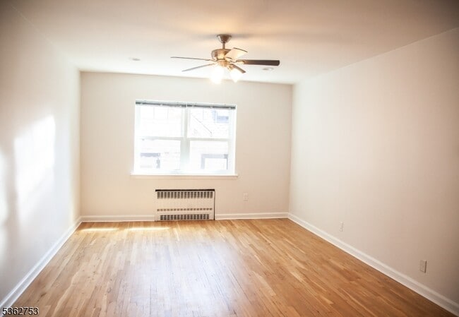 Building Photo - 152 Belleville Ave