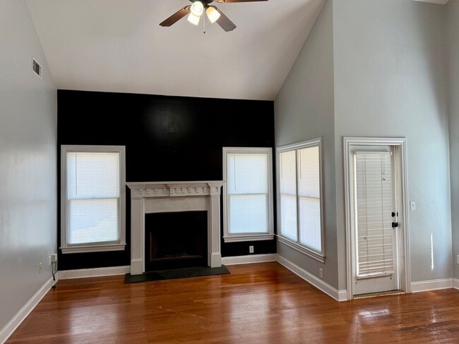 Building Photo - 4BR home close to downtown Watkinsville