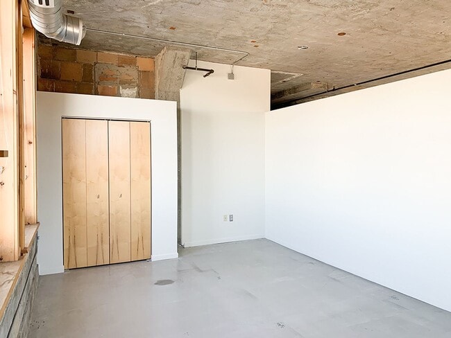 Building Photo - Graphic Arts Lofts