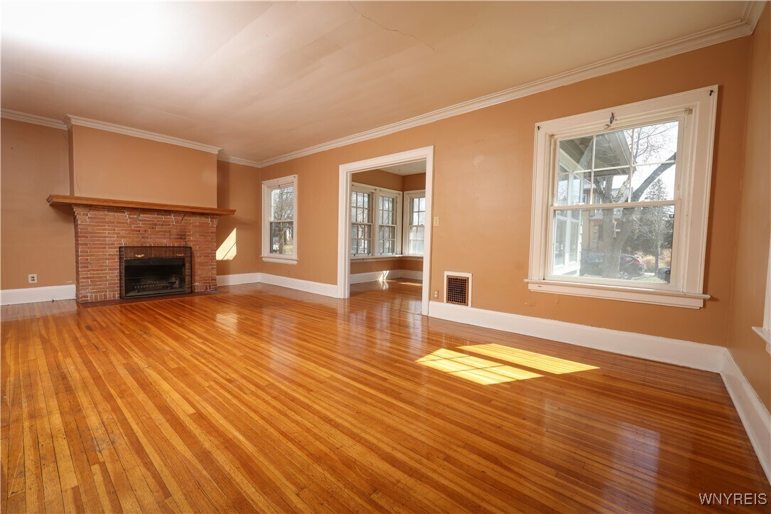 Primary Photo - 461 Huntington Ave