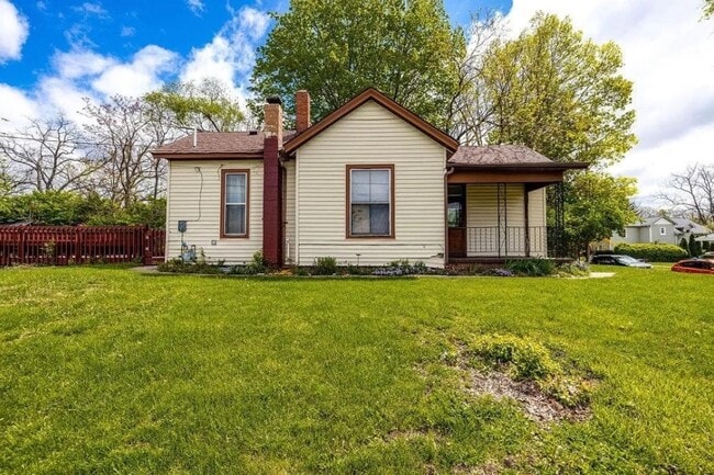 Photo - 330 W Withrow Street House