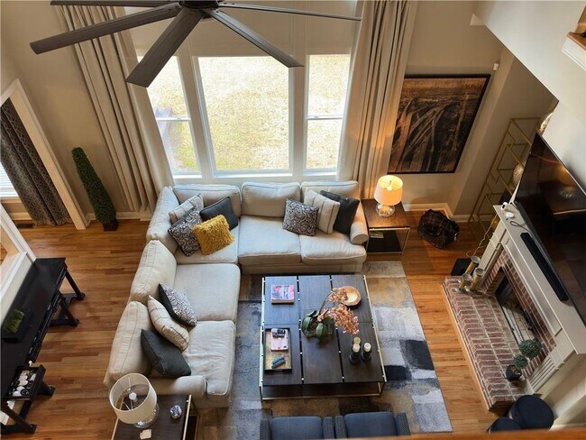 Building Photo - 2025 Fife Ridge Ct