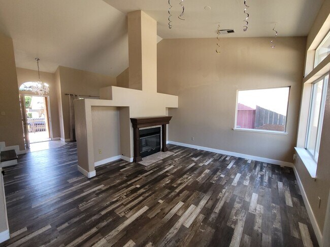 Building Photo - 1703 Diablo Creek Dr