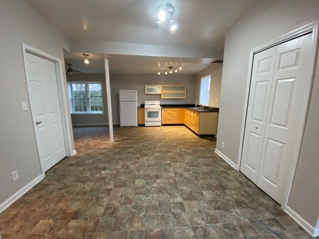 Building Photo - 50 West Wiley Street