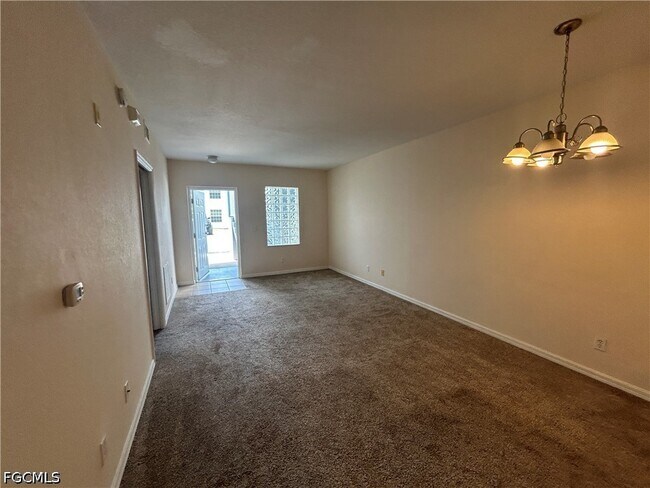 Foto del edificio - 8313 Bernwood Cove Loop
