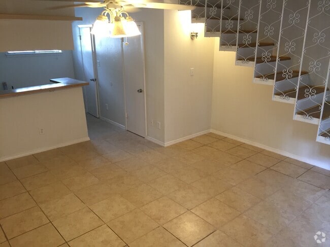 Building Photo - 420 Westheimer Rd