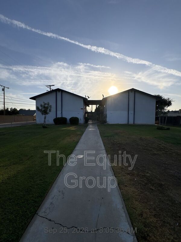 Building Photo - 310 N Orange Ave