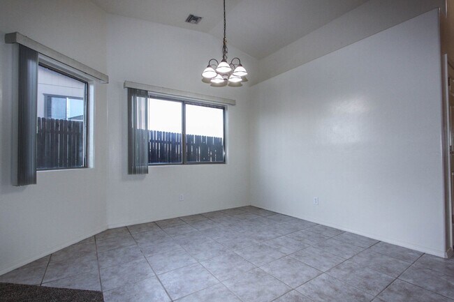 Foto del edificio - 8509 E Leigh Dr