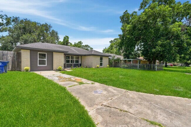 Foto del edificio - 913 Meadowlane St