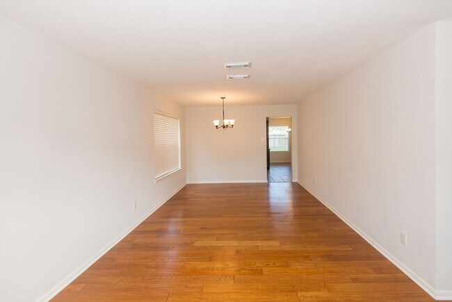 Foto del edificio - 2207 Ames St