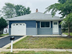 Building Photo - 24 Liberta Dr