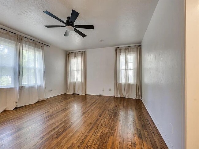 Building Photo - 1017 McFarland St