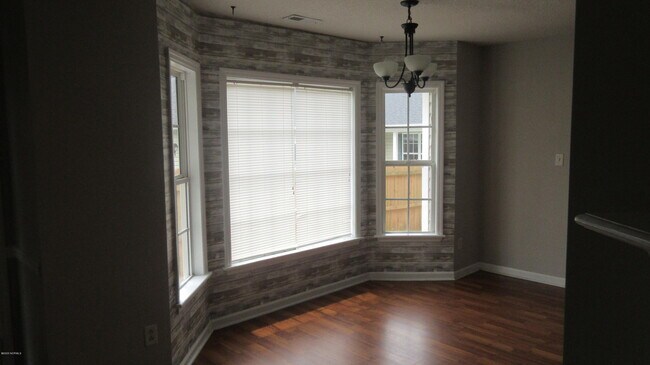Foto del edificio - 440 Boysenberry Ln