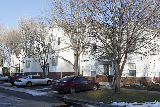 Building Photo - The Meadows Apartments