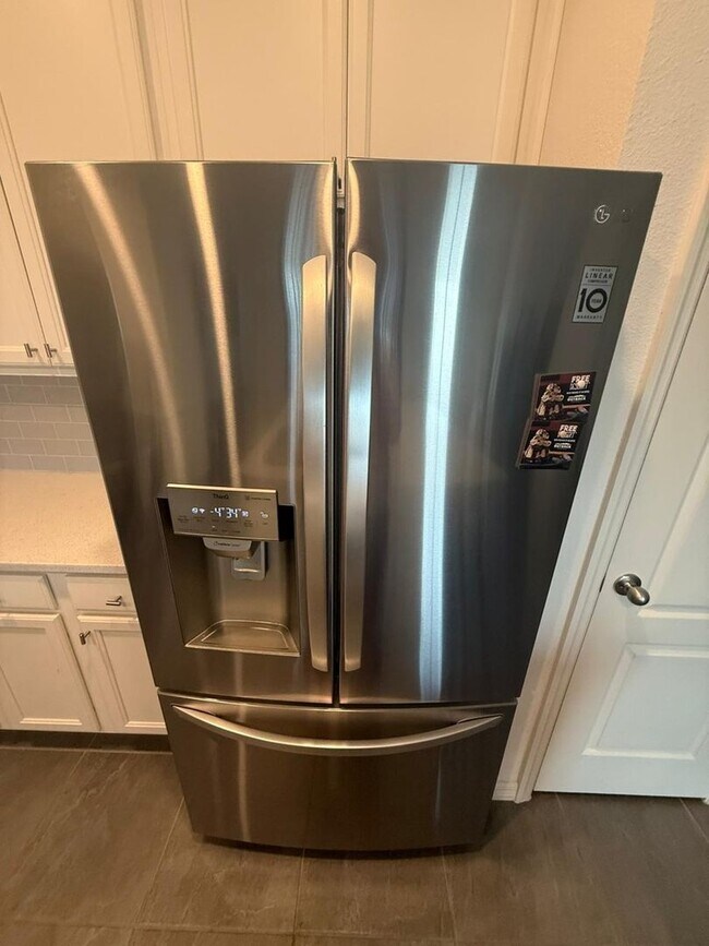 Building Photo - 789 Benoi Dr