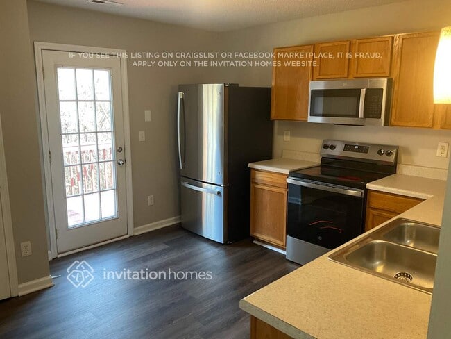 Building Photo - 329 Tanner Ct