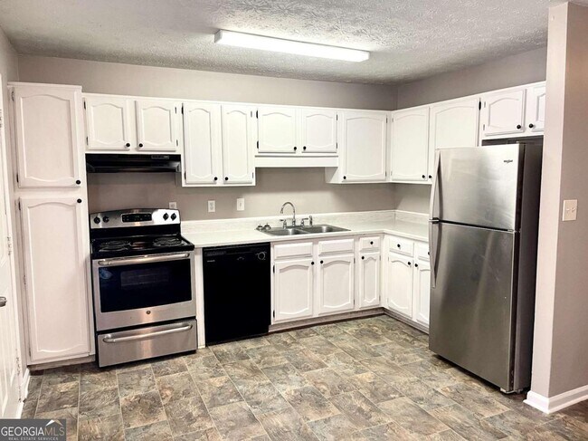 Foto del edificio - 145 Meadowbrook Ct