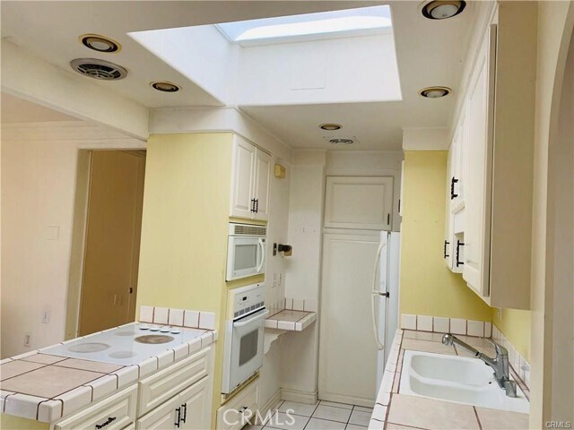 Foto del edificio - 2276 Via Mariposa E