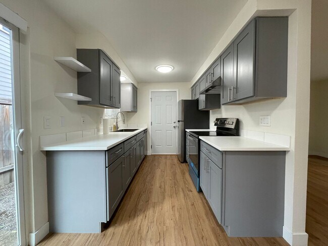 Foto del edificio - Remodeled 3Bd/2Ba Ranch Home in SE Sunnysi...