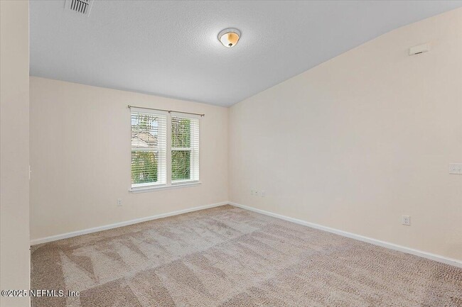 Building Photo - 208 Larkin Pl