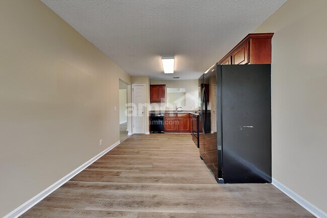 Foto del edificio - 57 Springwater Dr