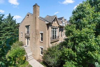 Building Photo - 2170 Kings Garden Way