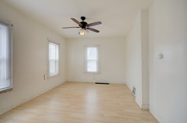 Building Photo - 205 Edward St