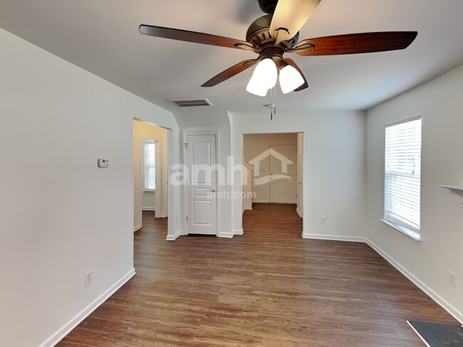 Building Photo - 121 Whitby Dr