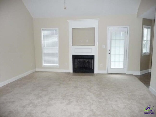 Building Photo - 113 Cedarland Dr